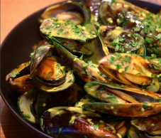 Green lipped mussels steamed in a rich broth of saffron, garlic, white wine and parsley served with Italian bread.