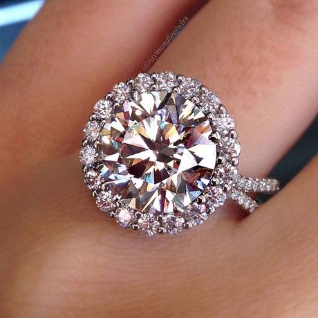 Big Engagement Rings Are Tacky? Big Engagement Rings are Tacky