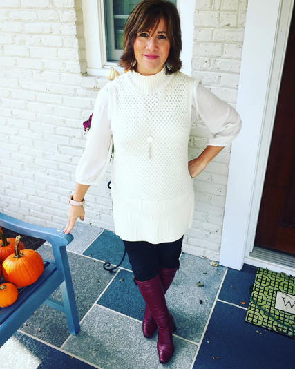 #FROCTOBER | Day 26 🍁🍁 Only 5 more days remain of my month of fashion!! Today's #ootd is this ensemble--#whitehouseblackmarket cream-colored cable tunic; #anntaylor blouse; #jenniferlopez pants; #francosarto boots. Happy hump day! 🐫🐫🐫
