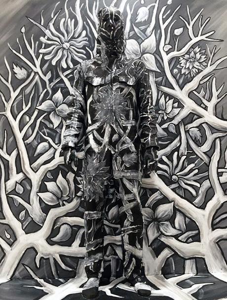 Live Performance at Ankamall: Flesh and Acrylic - Ben Heine Art - Branches and Flowers