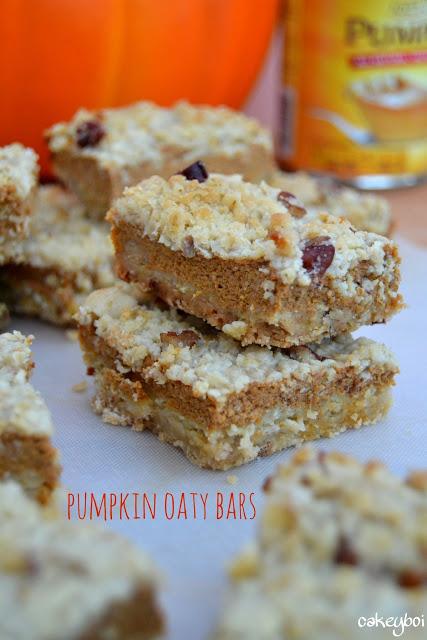 pumpkin cream cheese filling sandwiched between an oaty, nutty cookie crumb