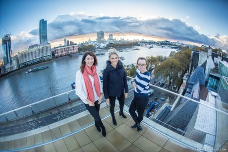BEHIND THE SCENES – HOW TO WRITE YOUR BOOK !!! fitness-on-toast-faya-blog-book-girl-fit-in-3-little-brown-behind-the-scenes-bts-london-capital-thames-skyline-view-panoramic-30