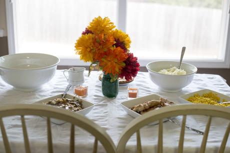 How to throw an easy Friendsgiving hero8