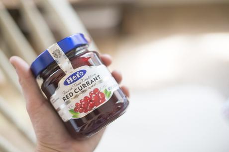 How to throw an easy Friendsgiving hero1