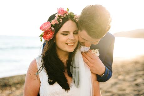 Colorful boho wedding in Santorini | Maxine & Lorenz wedding-in-santorini