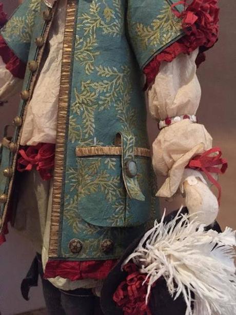 Dog Paper Sculpture by Patty Grazini - Clothing Detail Dog Paper Sculpture by Patty Grazini - Clothing Detail