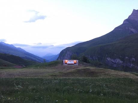 This open air hotel room is located in the middle of the Swiss Alps Null Stern