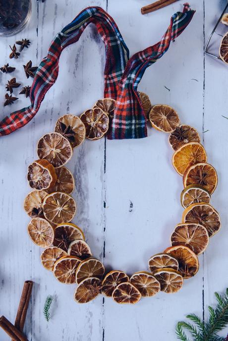 Oven Dehydrated Citrus for Holiday Decorating // www.WithTheGrains.com
