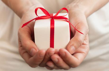 12 Ways To Give Back This Holiday Season