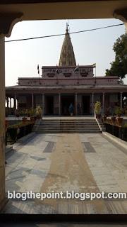 Naive Traveler : Varanasi Trip