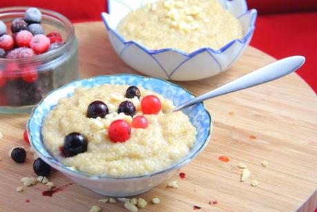 Spiced Breakfast Quinoa Porridge with berries