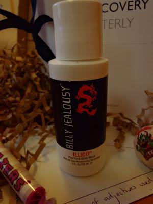 MenAreUseless Box MenAreUseless Box