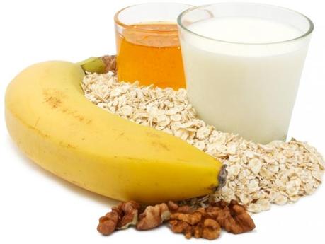 8 DIY Oatmeal, Milk, Banana and Honey Face Mask Recipes for Dry Skin