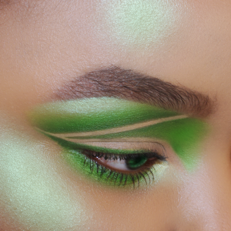 Dramatic Graphic Green Cut Crease Eye Makeup