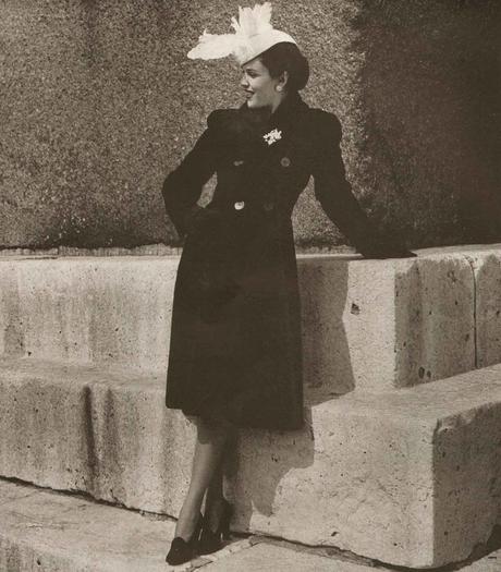 1940s-fashion---Winter-Coats-and-Dresses---Vogue-1940 1940s-fashion---Winter-Coats-and-Dresses---Vogue-1940
