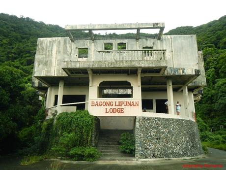 Bagong Lipunan Lodge Ruins