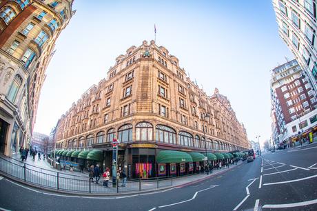 HARRODS x FITNESS ON TOAST! Faya Fitness On Toast Faya Harrods Its All Good January Campaign Fit In 3 Book Luxury Athleisure Activewear 5th Floor Sports Clothes_