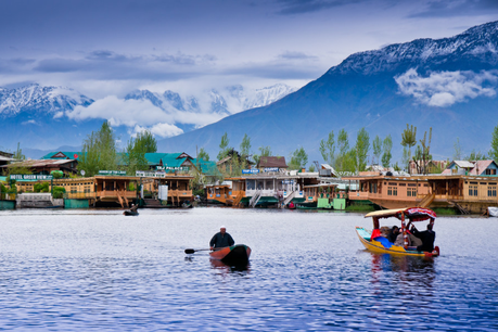 10 Best Winter Honeymoon Destinations in India you can visit during February 10 Best Winter Honeymoon Destinations in India you can visit during February