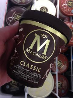 Magnum Tub Classic Milk Chocolate Ice Cream 