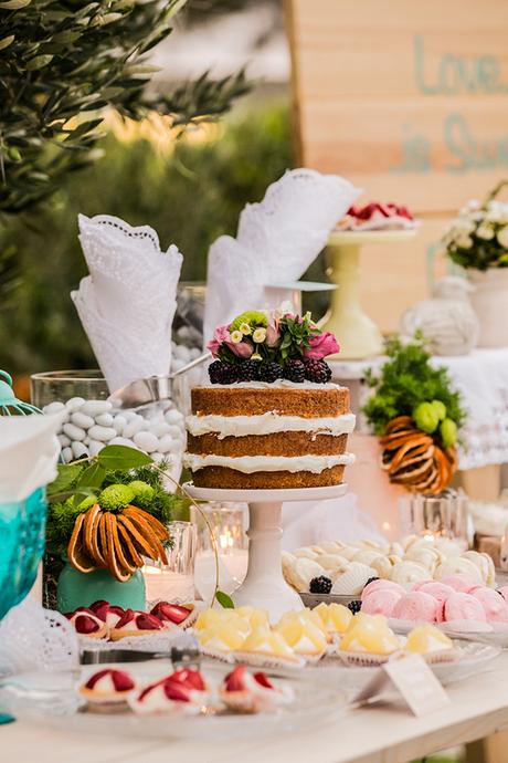 naked-cake-wedding