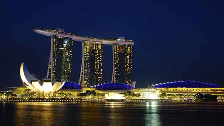 Backpacking Travel Guide to Singapore