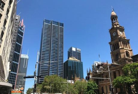 Aliens Down Under? Three Weeks In…..This is Australia Aliens Down Under? Three Weeks In…..This is Australia