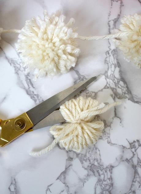 Easy Pom Pom Garland Tutorial Easy Pom Pom Garland Tutorial