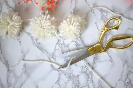 Easy Pom Pom Garland Tutorial Easy Pom Pom Garland Tutorial
