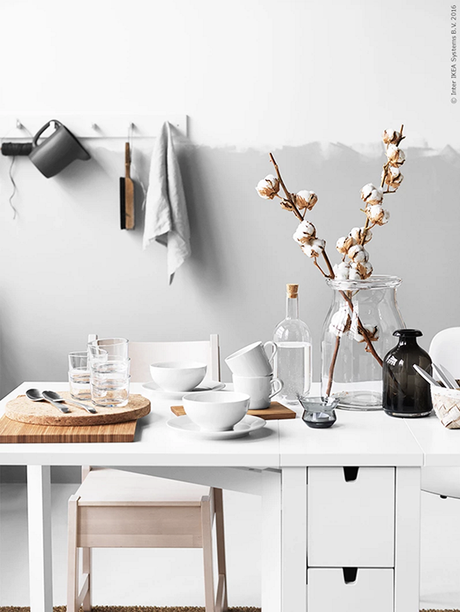 Decorating with cotton branches Decorating with cotton branches | Pella Hedeby