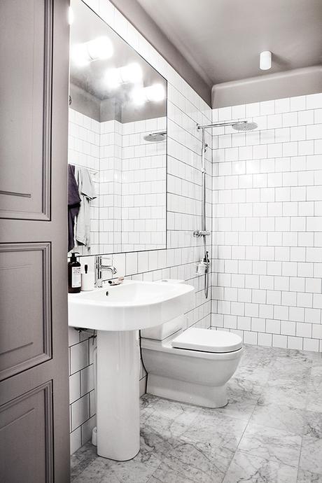 Simple yet gorgeous white bathrooms Simple yet gorgeous white bathrooms | Fantastic Frank
