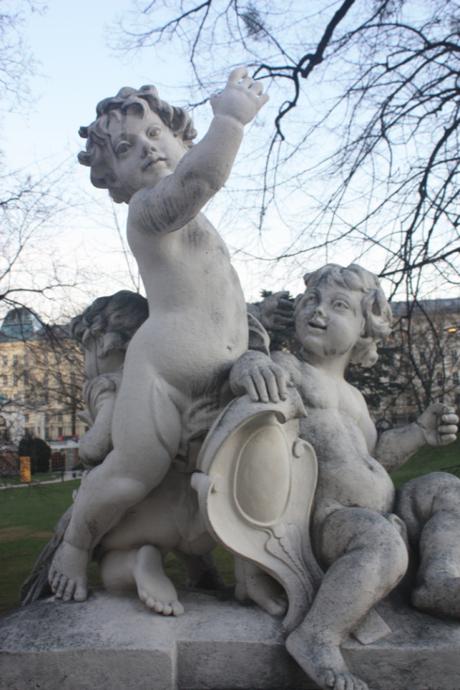 DAILY PHOTO: The “Up Yours” Baby Statue, Vienna