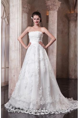A line wedding dress with appliques