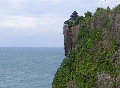ULUWATU TEMPLE, Bali, Indonesia: Watch Out for Monkeys! Guest Post by Tom Scheaffer