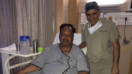 Police inspector Daulatram Jogawat with Dr Muffazal Lakdawala at Saifee Hospital