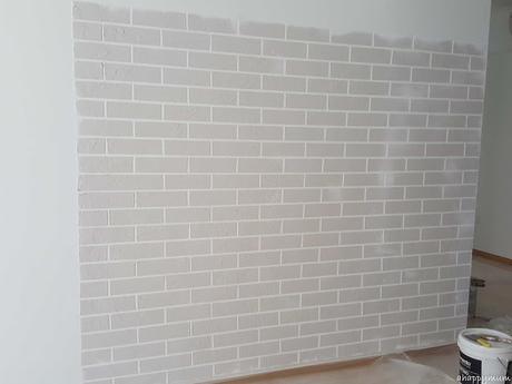 Creativity 521 #108 - A brick wall made of paint {Introducing Nippon Momento Travertino}