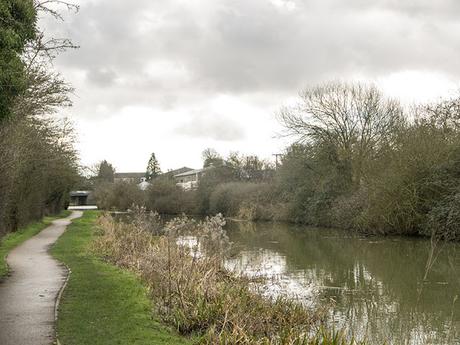 Looking back along the canal to Old Wolverton Looking back along the canal to Old Wolverton