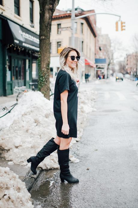 How to wear a t-shirt dress: t-shirt dresses are perfect for so many reasons. They're comfortable, versatile, and trendy yet classic! 