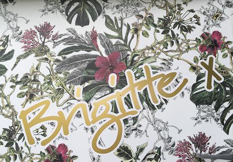 You Will Never Believe this Caravan Transformation! Glamorous, trendy and visually stunning are not words you hear too often in the caravan world. But along came ‘Brigitte’ – the glamavan who now calls St Tropez her home. Bought for £250 from eBay and transformed into a bohemian paradise by her owner, interior designer and blogger, Jane Ashton.