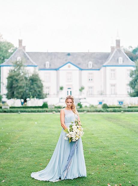 Romantic bridal shoot at Belgian castle
