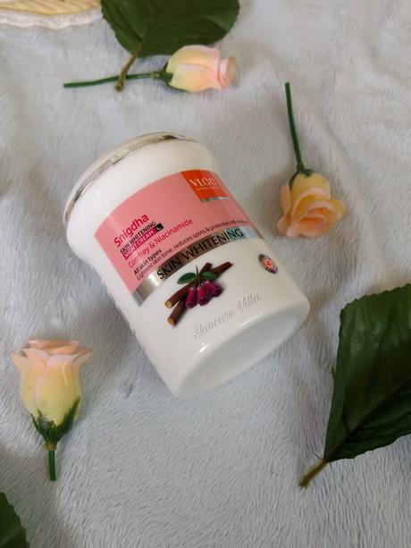 Does VLCC Snigdha Skin Whitening Night cream serve the purpose of a nourishing night cream? Does VLCC Snigdha Skin Whitening Night cream serve the purpose of a nourishing night cream?
