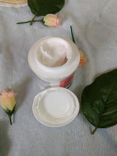 Does VLCC Snigdha Skin Whitening Night cream serve the purpose of a nourishing night cream? Does VLCC Snigdha Skin Whitening Night cream serve the purpose of a nourishing night cream?