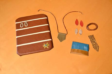 handmade-leather-earring-holder-jewelry