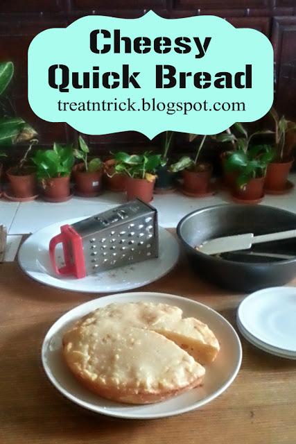 Cheesy Quick Bread Recipe  @ treatntrick.blogspot.com