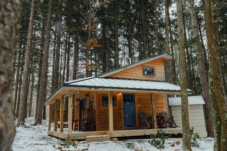 Blue Moon Rising: A Sustainable Getaway with Tiny Houses // www.WithTheGrains.com