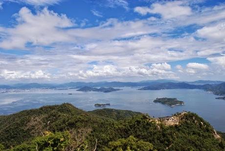 Miyajima Island – A Day Trip to the Floating Torii Gate and Mount Misen Miyajima Island – A Day Trip to the Floating Torii Gate and Mount Misen