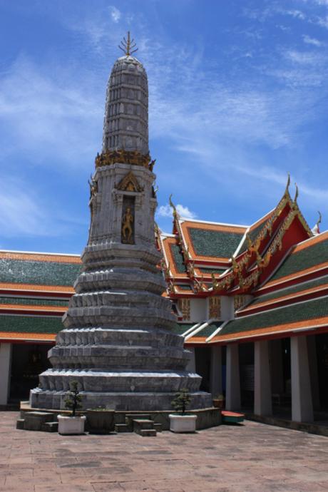 DAILY PHOTO: A Corner of Wat Pho Under Blue Skies DAILY PHOTO: A Corner of Wat Pho Under Blue Skies