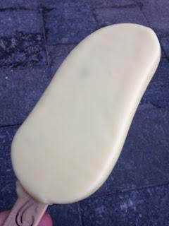 Haagen Dazs White Chocolate & Almond Ice Cream Bar