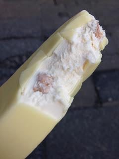 Haagen Dazs White Chocolate & Almond Ice Cream Bar