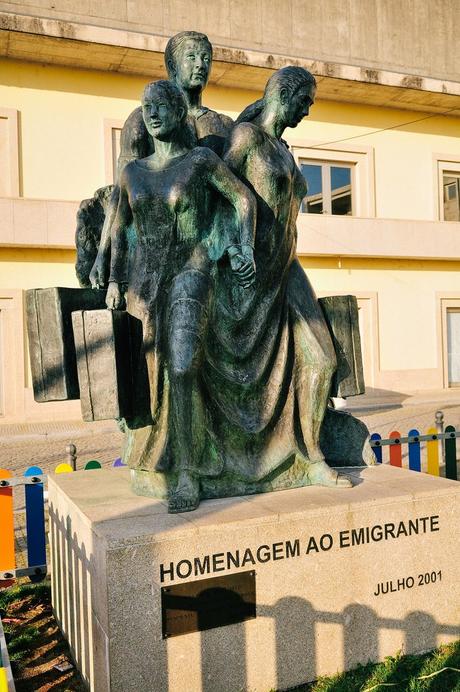 'homenagem ao emigrante' (homage to the emigrant), Marco de Canaveses