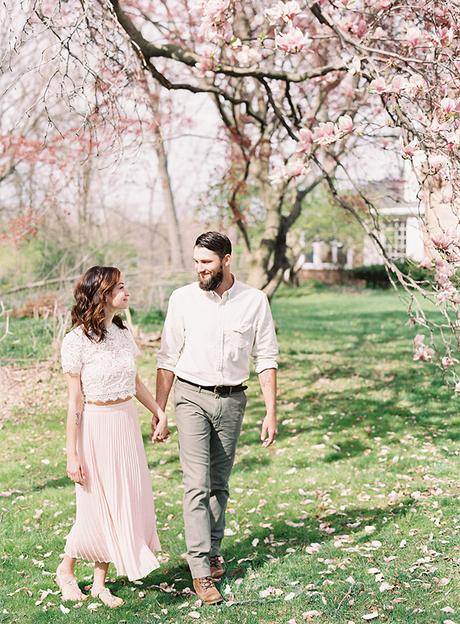 Pretty spring engagement session